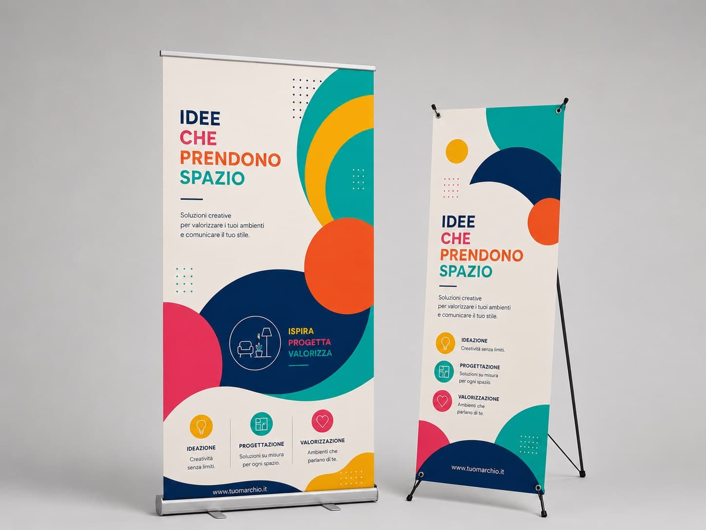 Roll-up ed espositore a X con grafica colorata, esempio affiancati