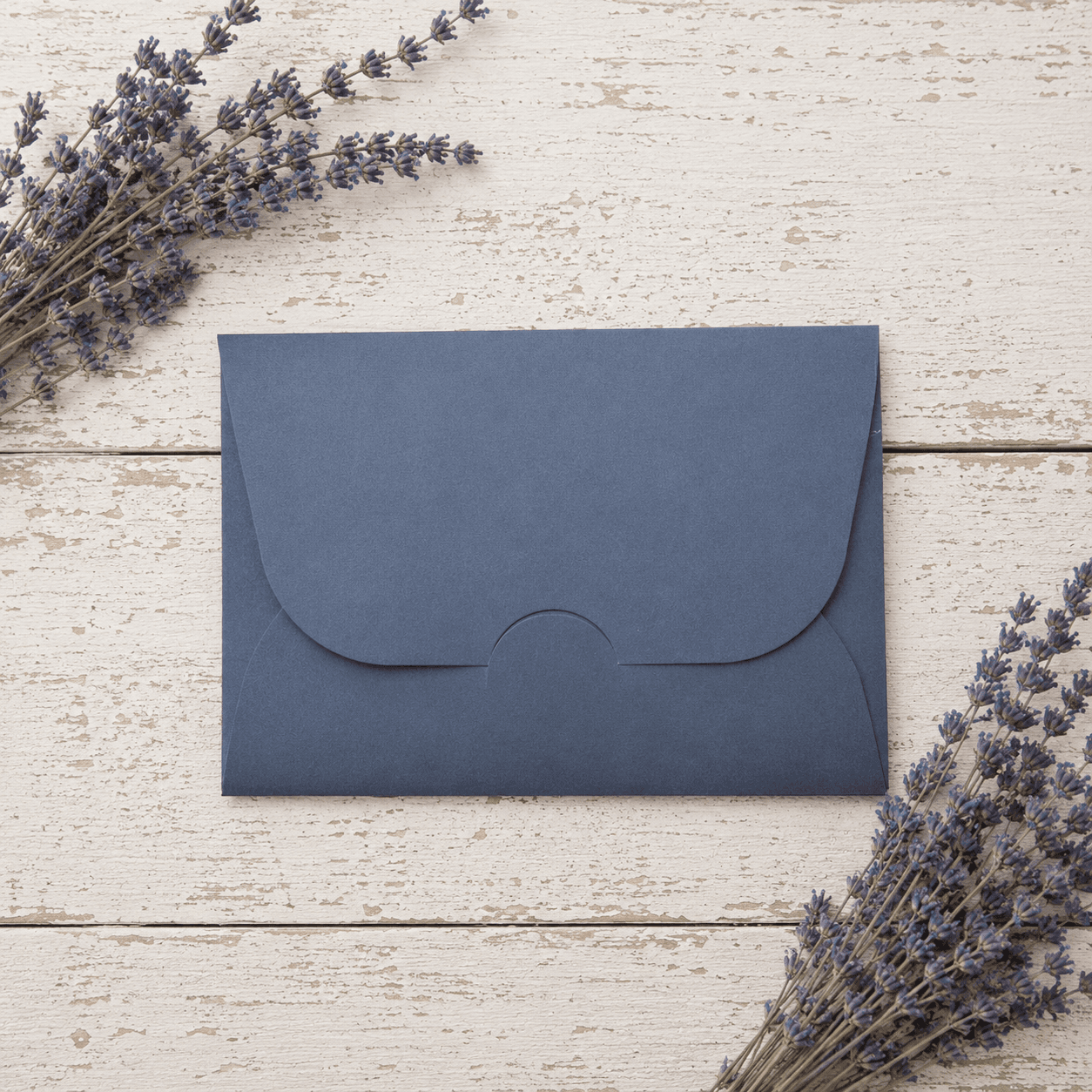 Busta blu notte con bouquet di lavanda