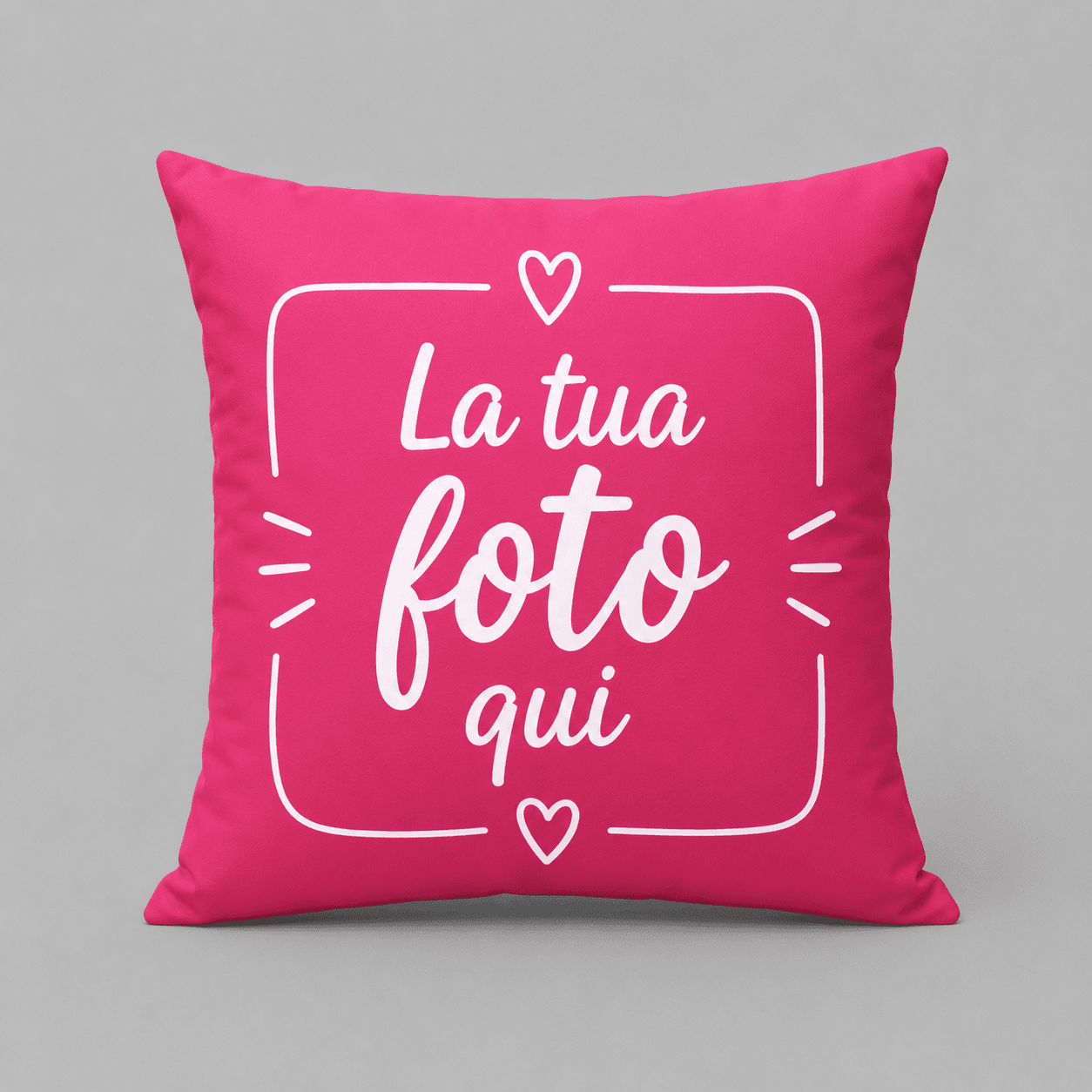 Cuscino rosa con cornice decorativa, esempio grafico per personalizzazione con foto